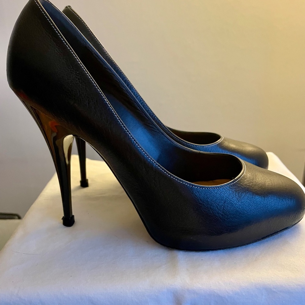 Giuseppe Zanotti Black Pumps with Tiger Eye Heal